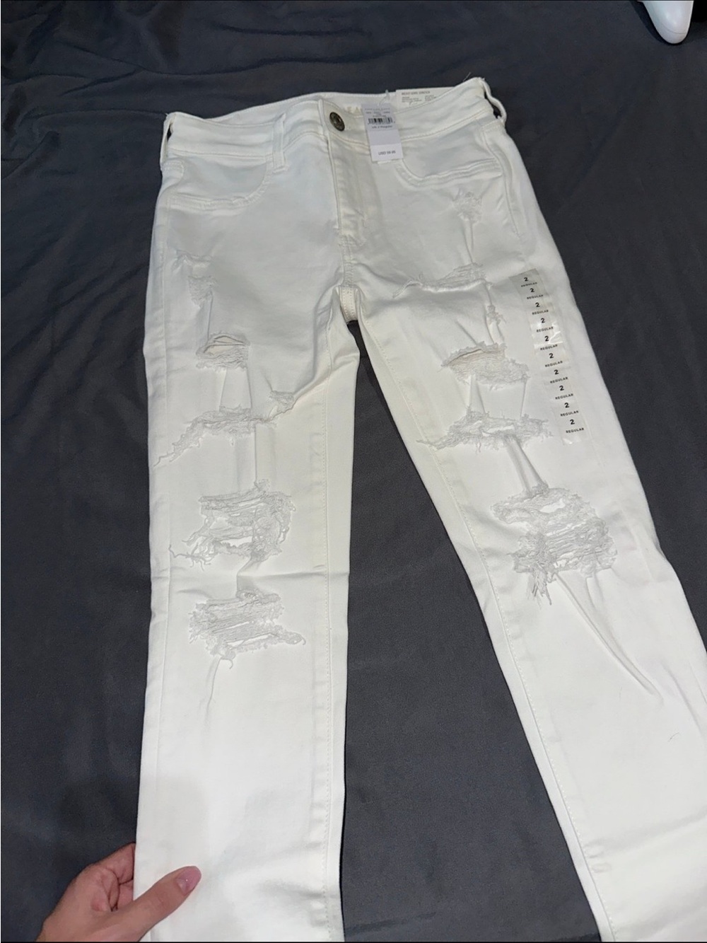 NWT American Eagle White Ripped Jeans Size 2